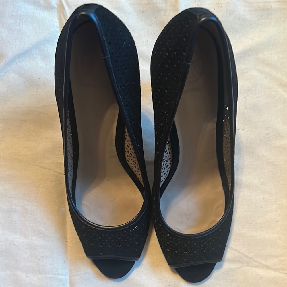 Black Textured Medium-Heel Pumps